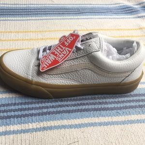 vans tumbled leather